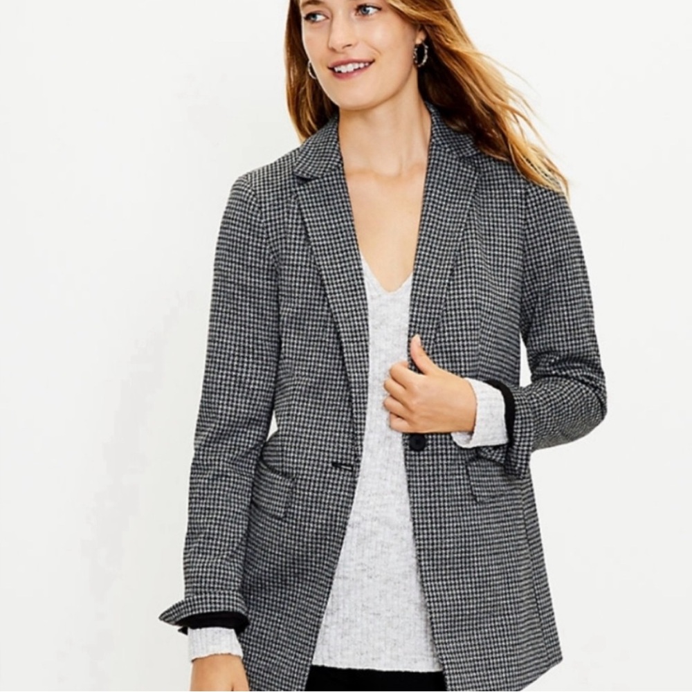 Like New! LOFT Houndstooth boyfriend blazer!
